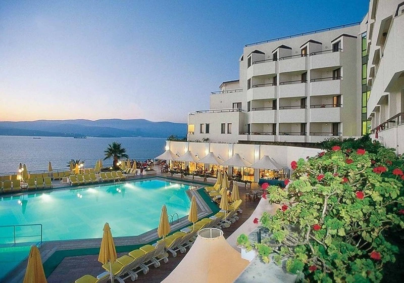 marriot-hotel-swimming-pool